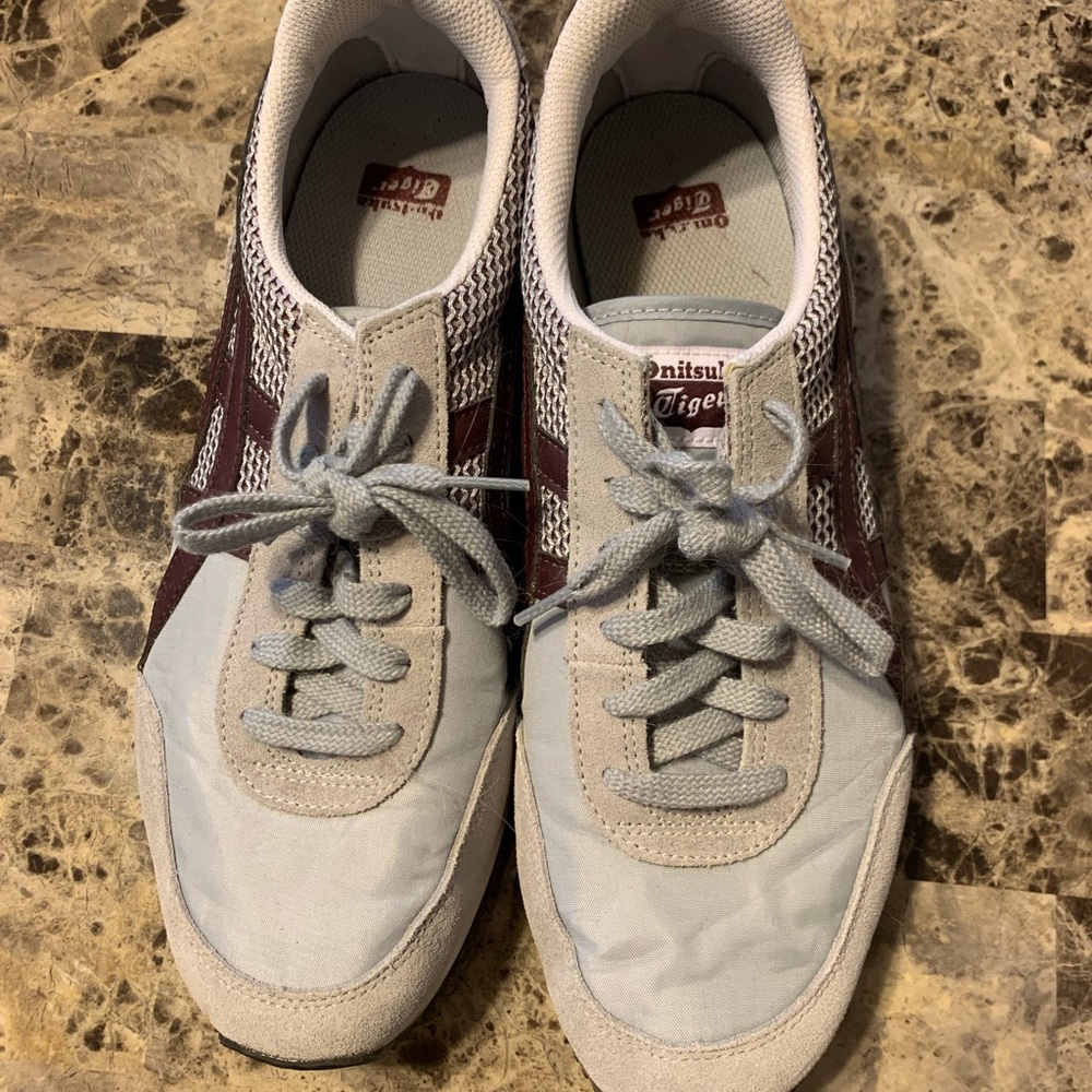 Puma Onitsuka Tiger tennis shoes. Size 10 mens. Like new condition.